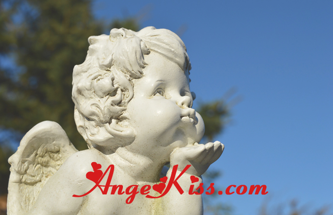 angel kiss  image